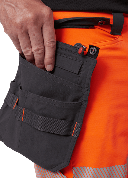 77503-269_3 Helly Hansen ICU riipputaskushortsit musta/oranssi