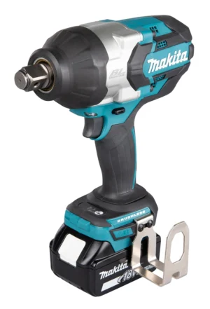 Makita iskevä mutterinväännin DTW1001